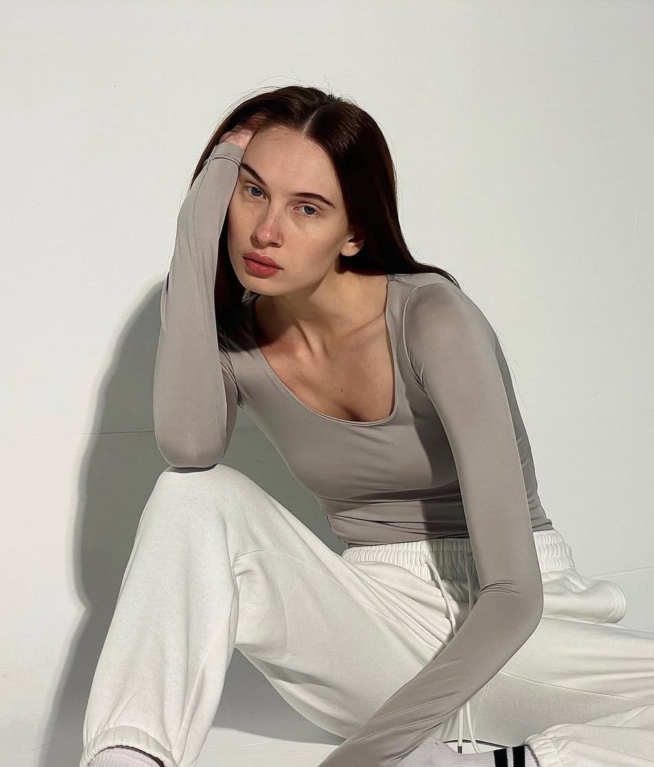 LONG SLEEVES U-TOP