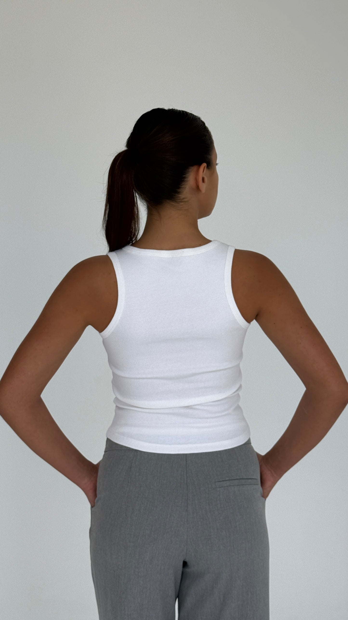 RIBBED U-TOP